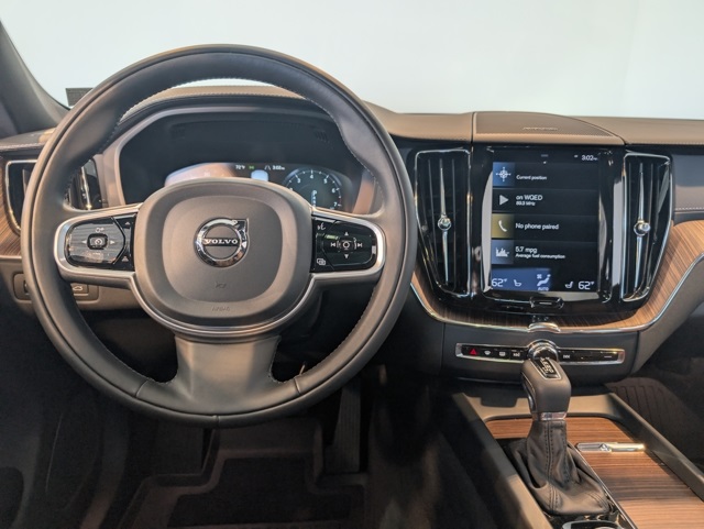 2021 Volvo XC60 T5 Inscription photo 13