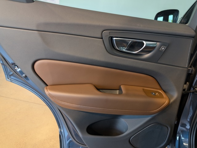 2021 Volvo XC60 T5 Inscription photo 22