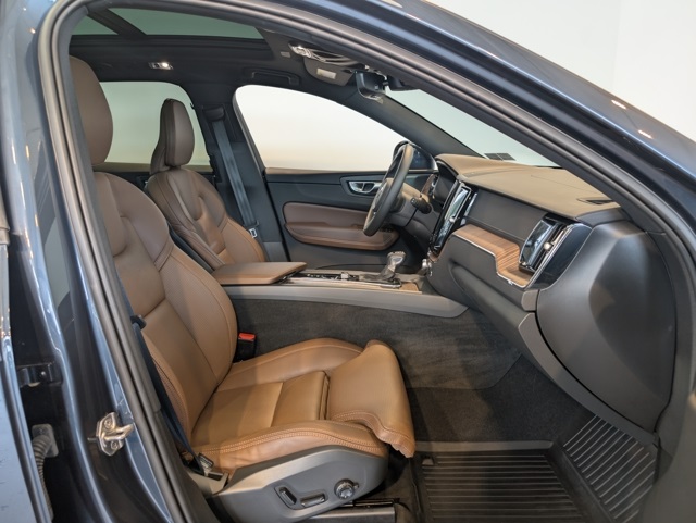 2021 Volvo XC60 T5 Inscription photo 29