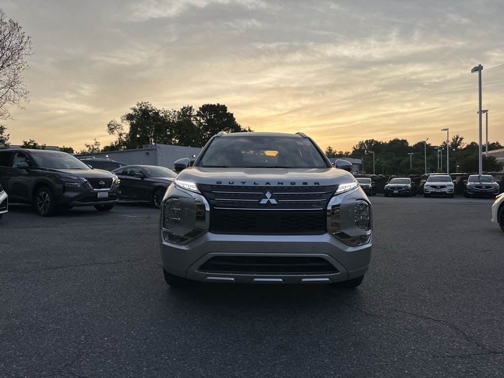 2022 Mitsubishi Outlander SEL Special Edition's photo