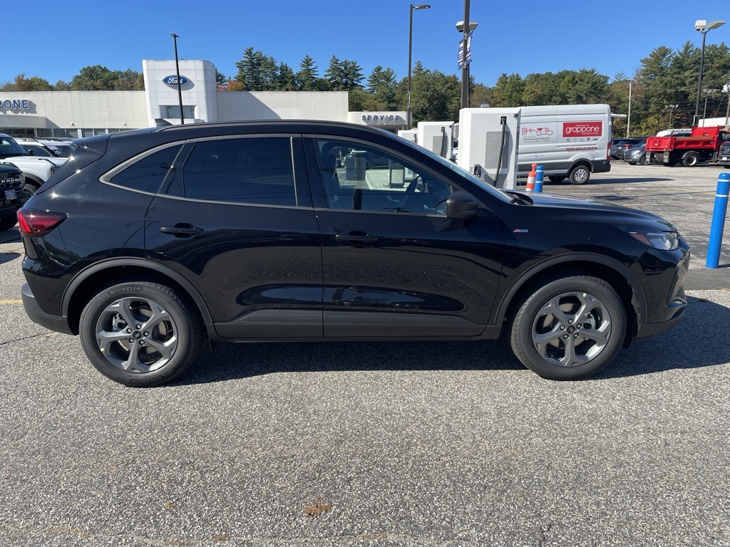 2026 Ford Escape ST-Line photo 2