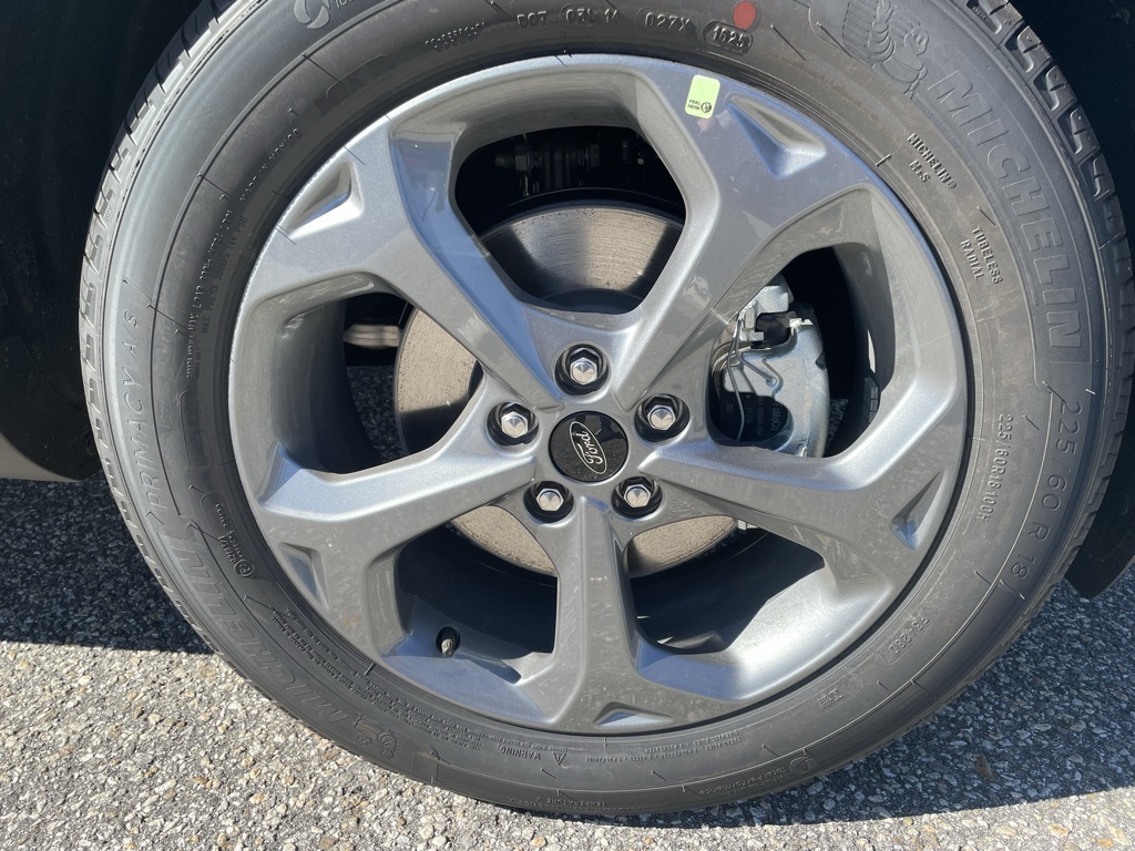 2026 Ford Escape ST-Line photo 4