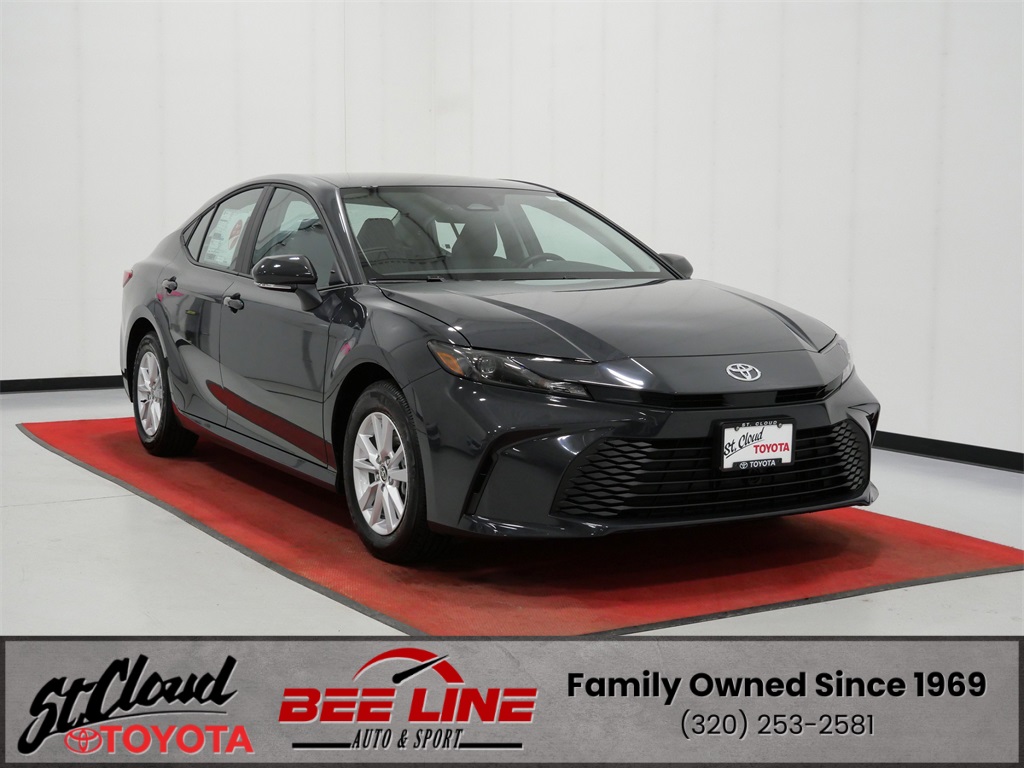 2026 Toyota Camry LE's photo