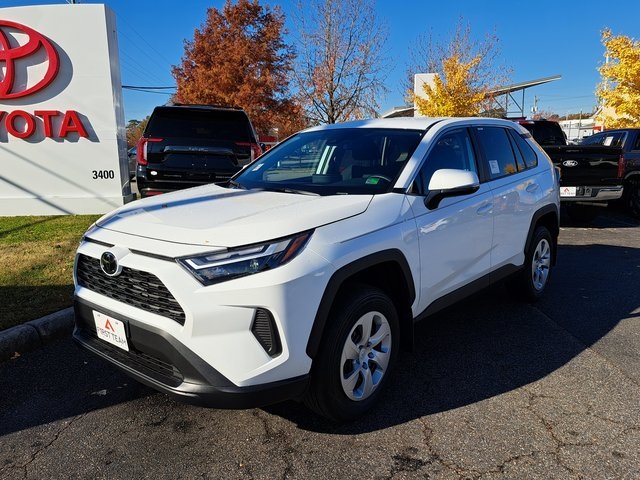 2025 Toyota RAV4 LE photo 2