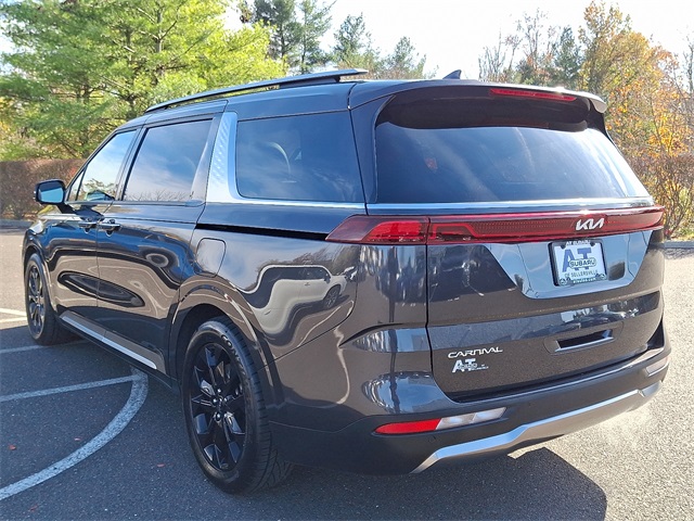 used 2024 Kia Carnival car, priced at $36,334