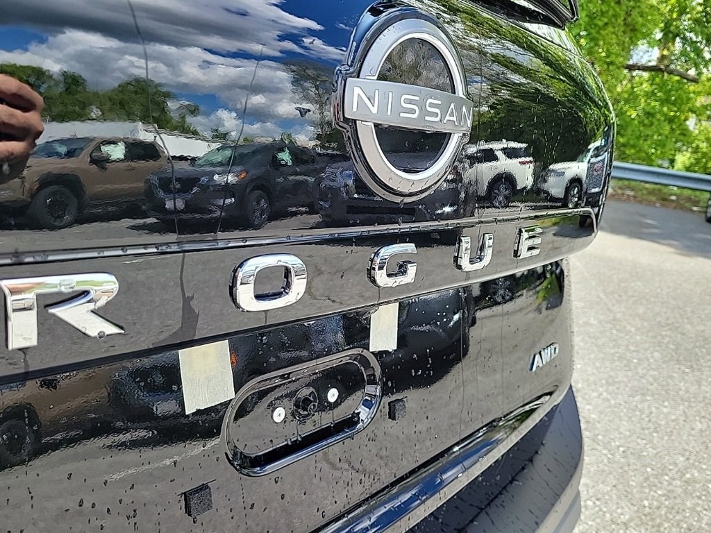 New 2023 Black Nissan S image 9