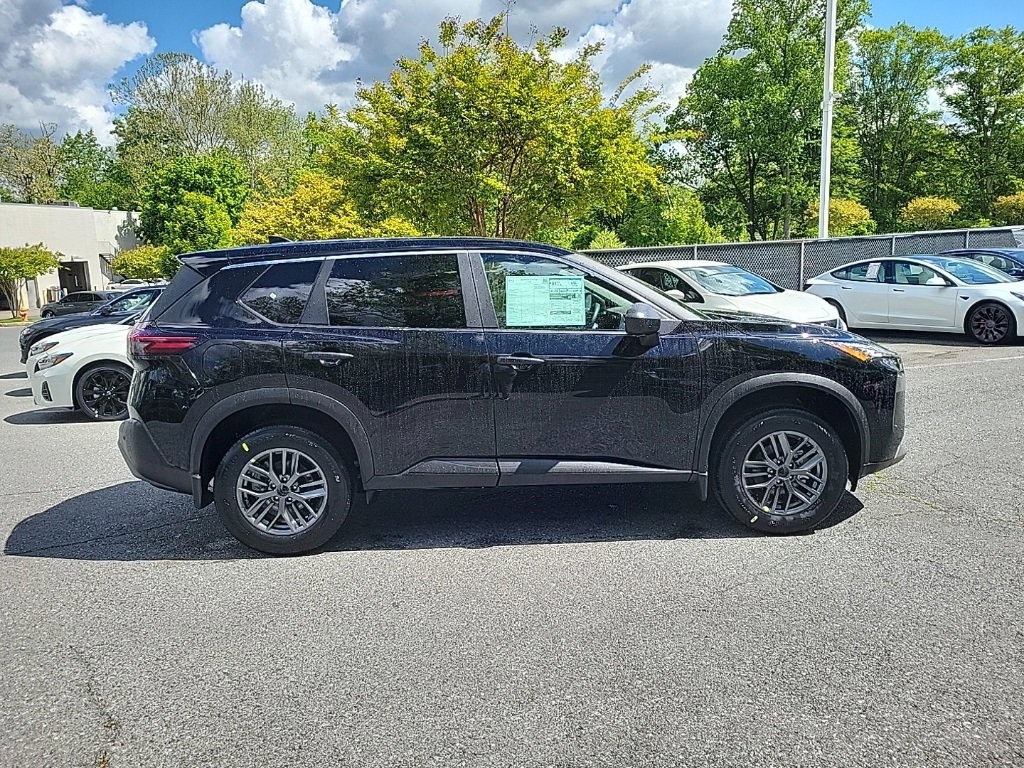 New 2023 Black Nissan S image 3