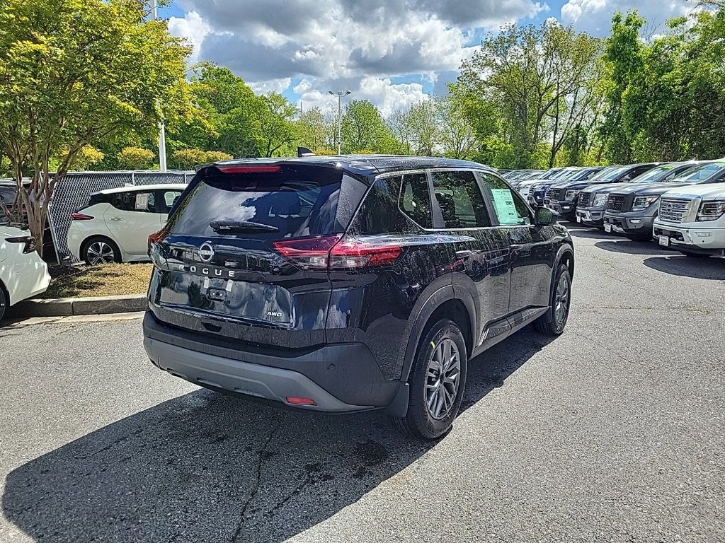 New 2023 Black Nissan S image 4