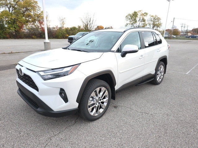 2025 Toyota RAV4 XLE Premium photo 3