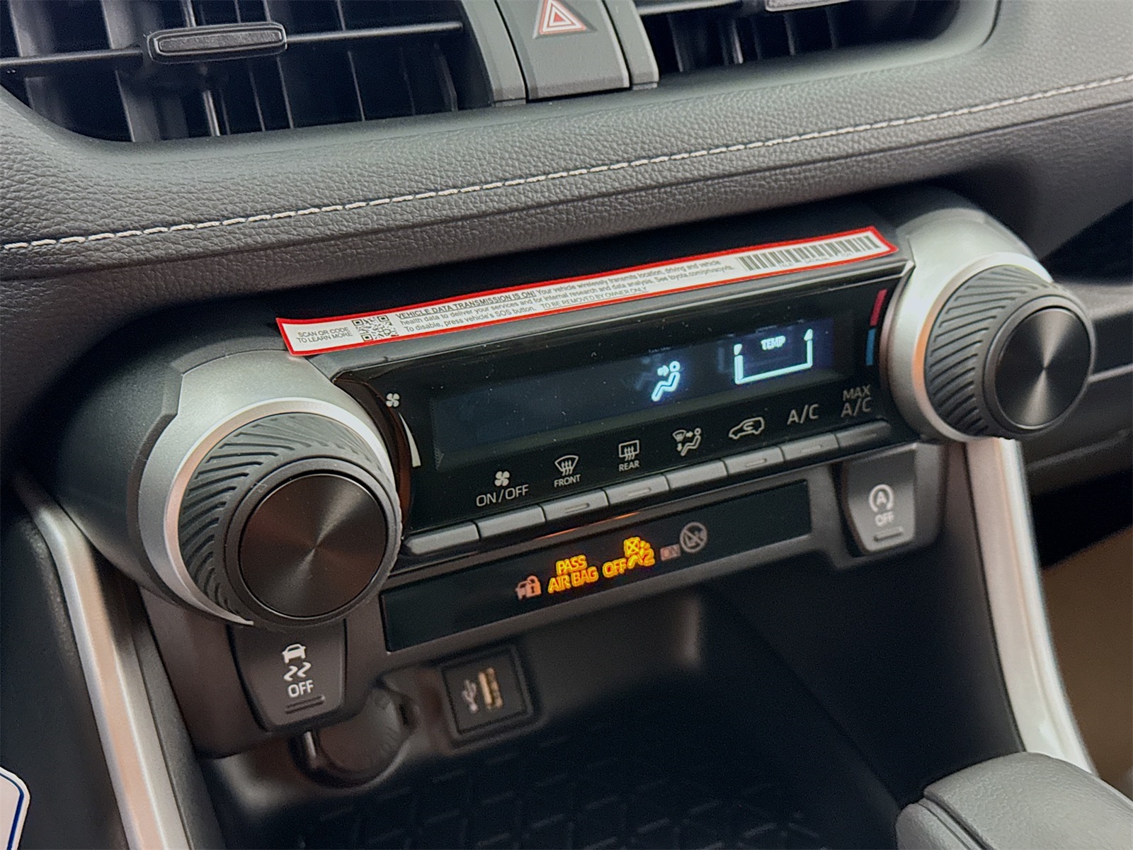 2025 Toyota RAV4 LE photo 8