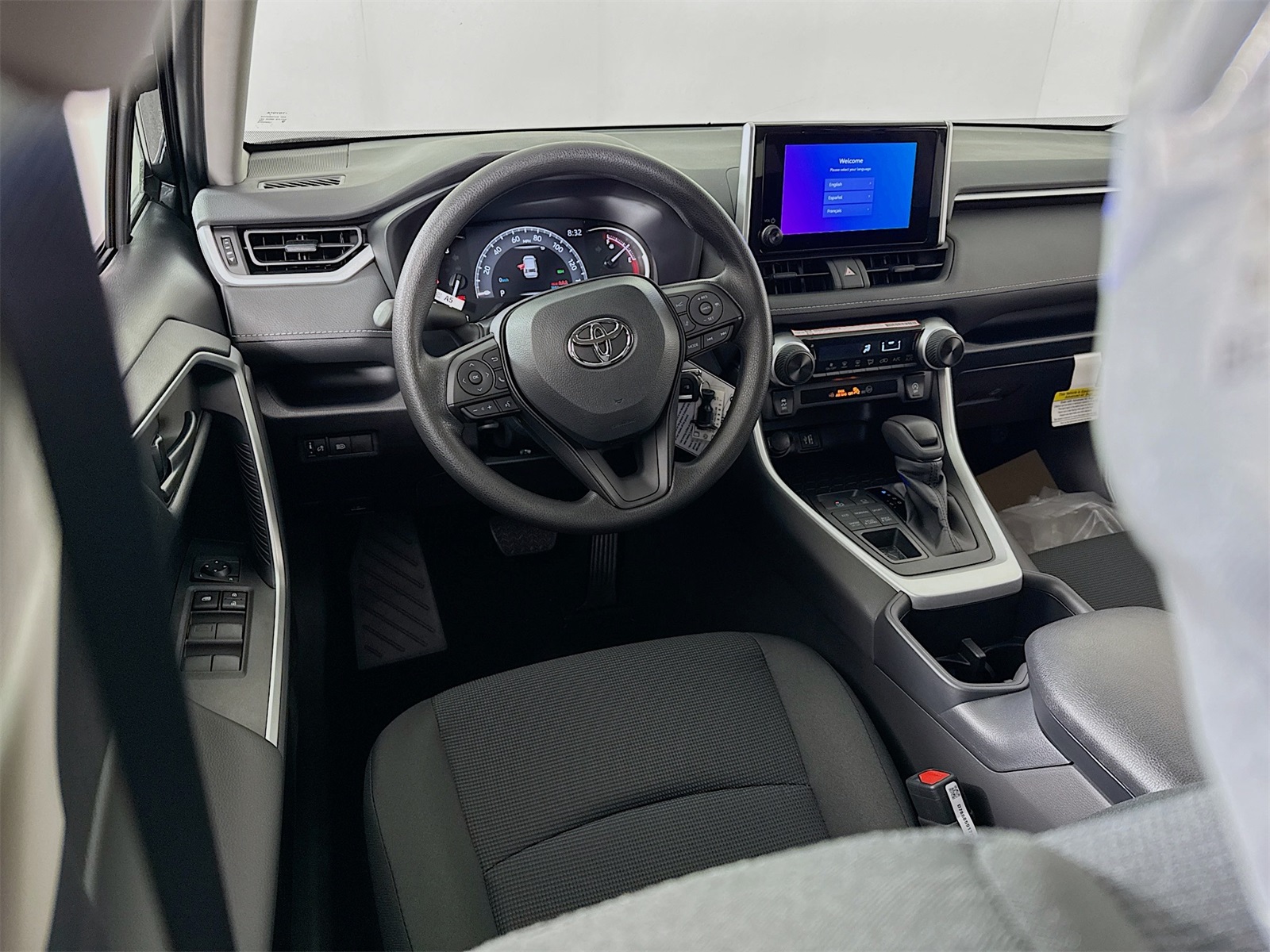 2025 Toyota RAV4 LE photo 12