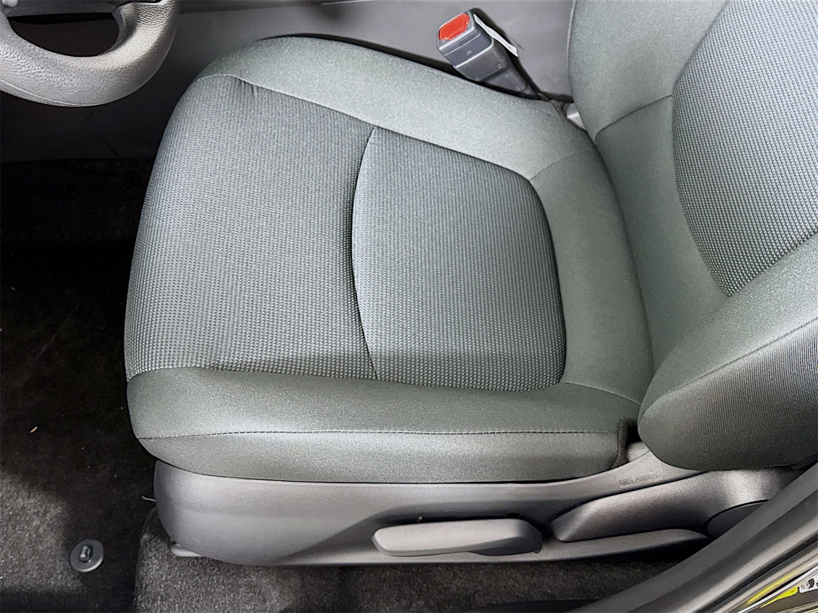 2025 Toyota RAV4 LE photo 14
