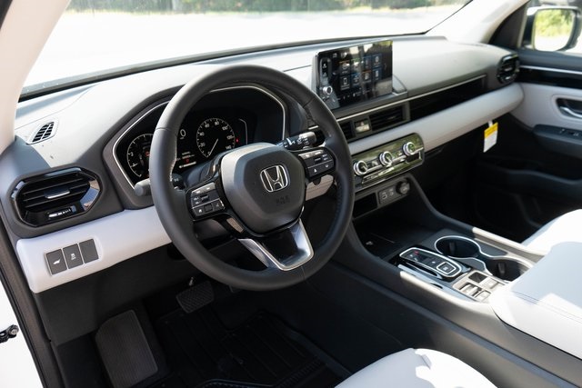 2025 Honda Pilot EX-L photo 3