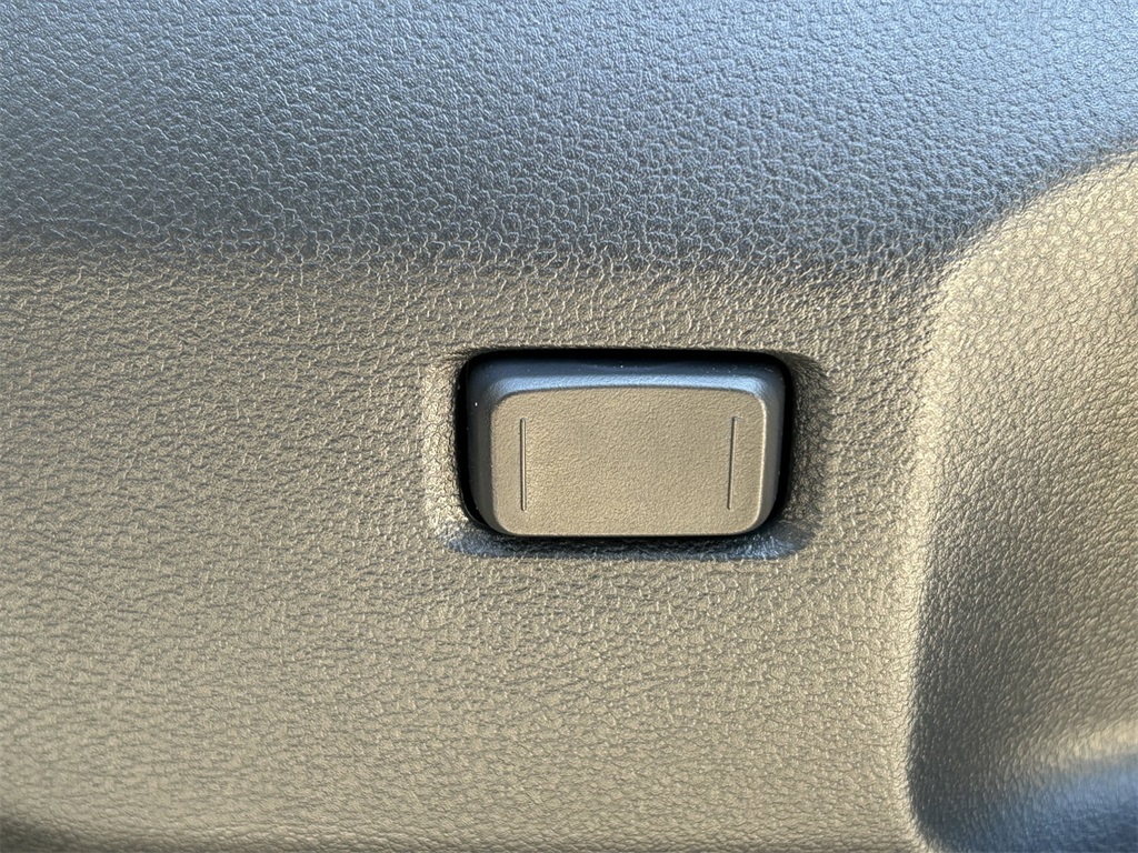 2025 Toyota 4Runner SR5 photo 14