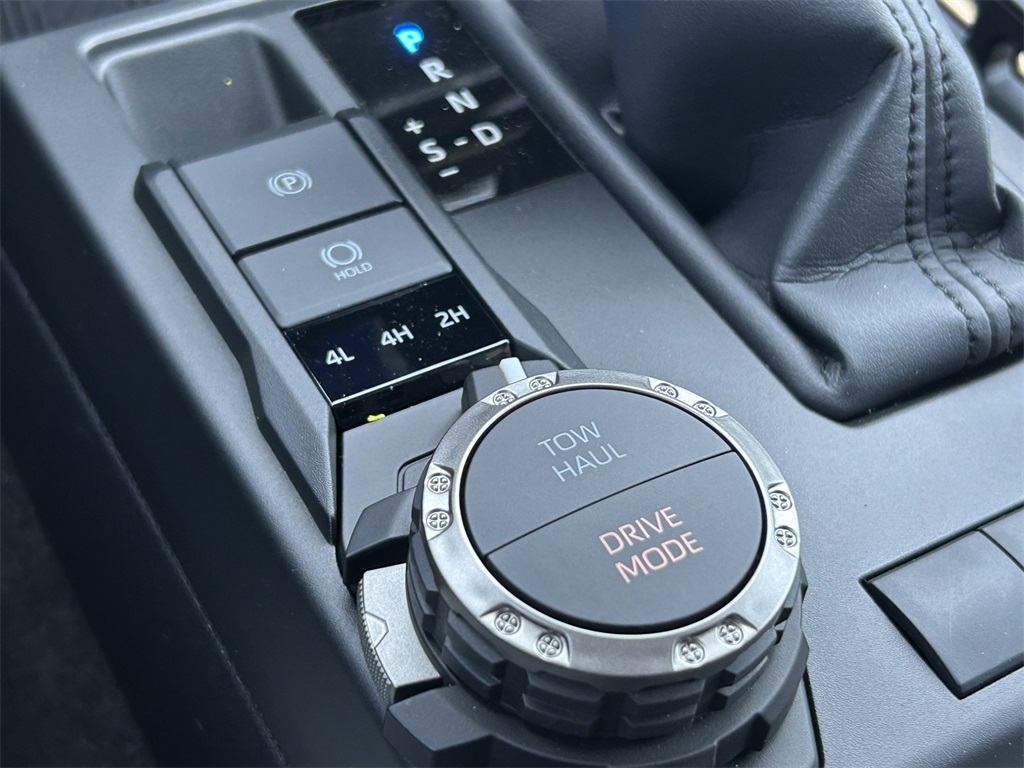 2025 Toyota 4Runner SR5 photo 18