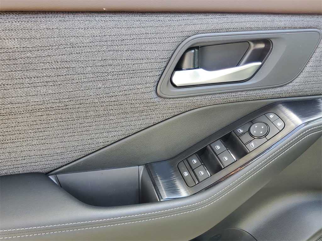 used 2023 Nissan Rogue car, priced at $19,995