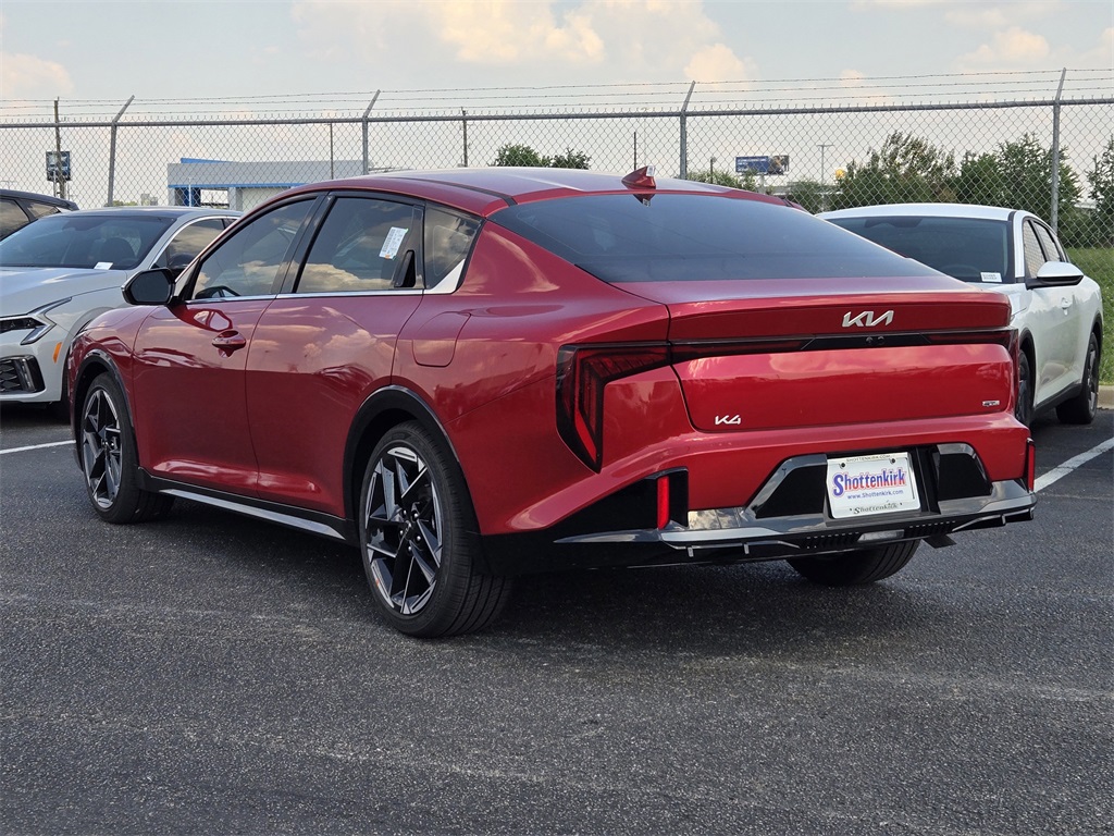 2025 Kia K4 GT-Line photo 3