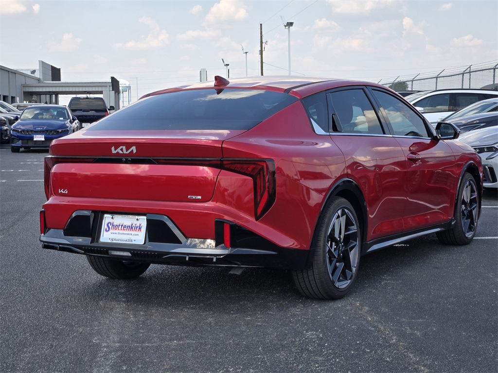 2025 Kia K4 GT-Line photo 4
