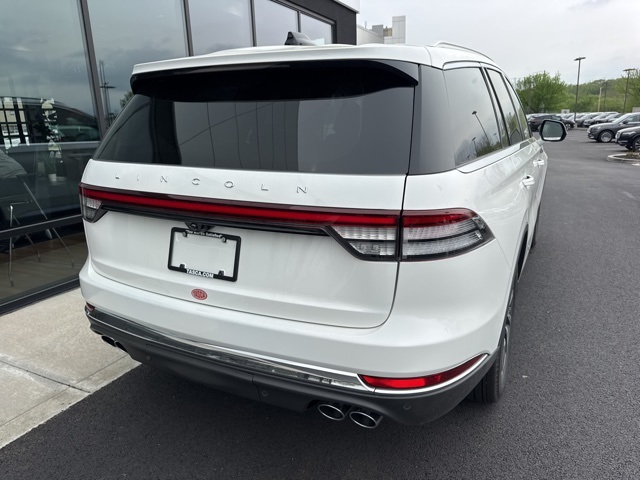 2025 Lincoln Aviator Premiere photo 2