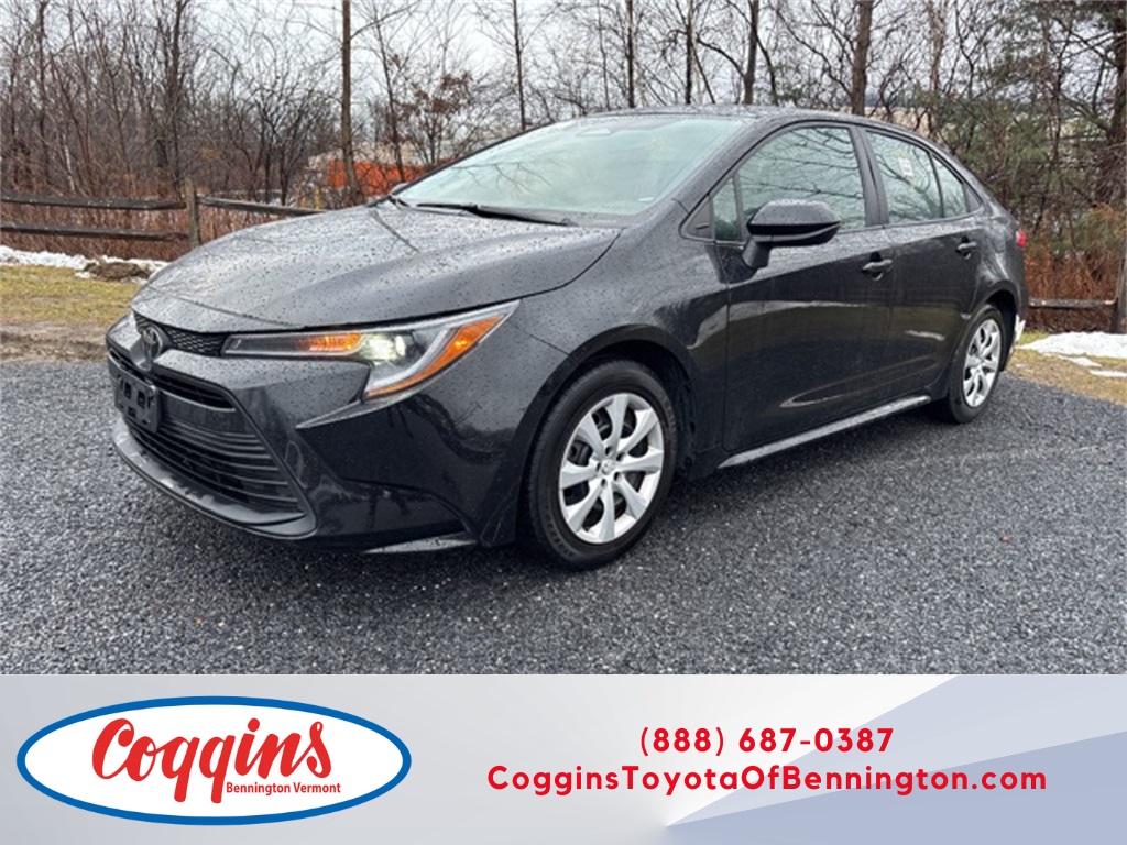 2024 Toyota Corolla LE's photo