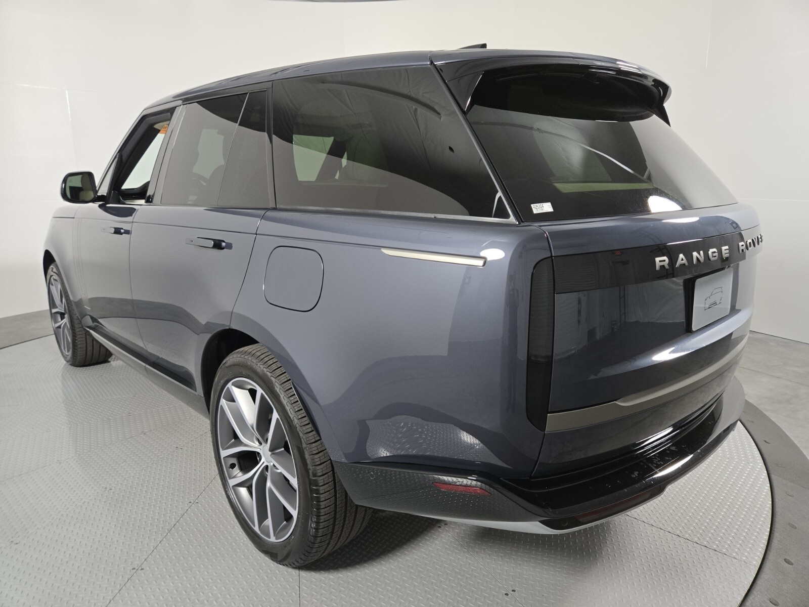 2025 Land Rover Range Rover SE photo 15