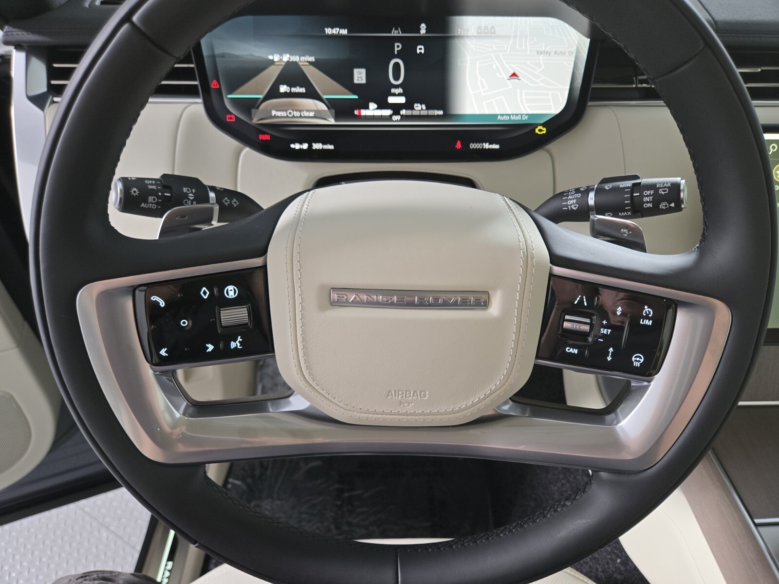2025 Land Rover Range Rover SE photo 23
