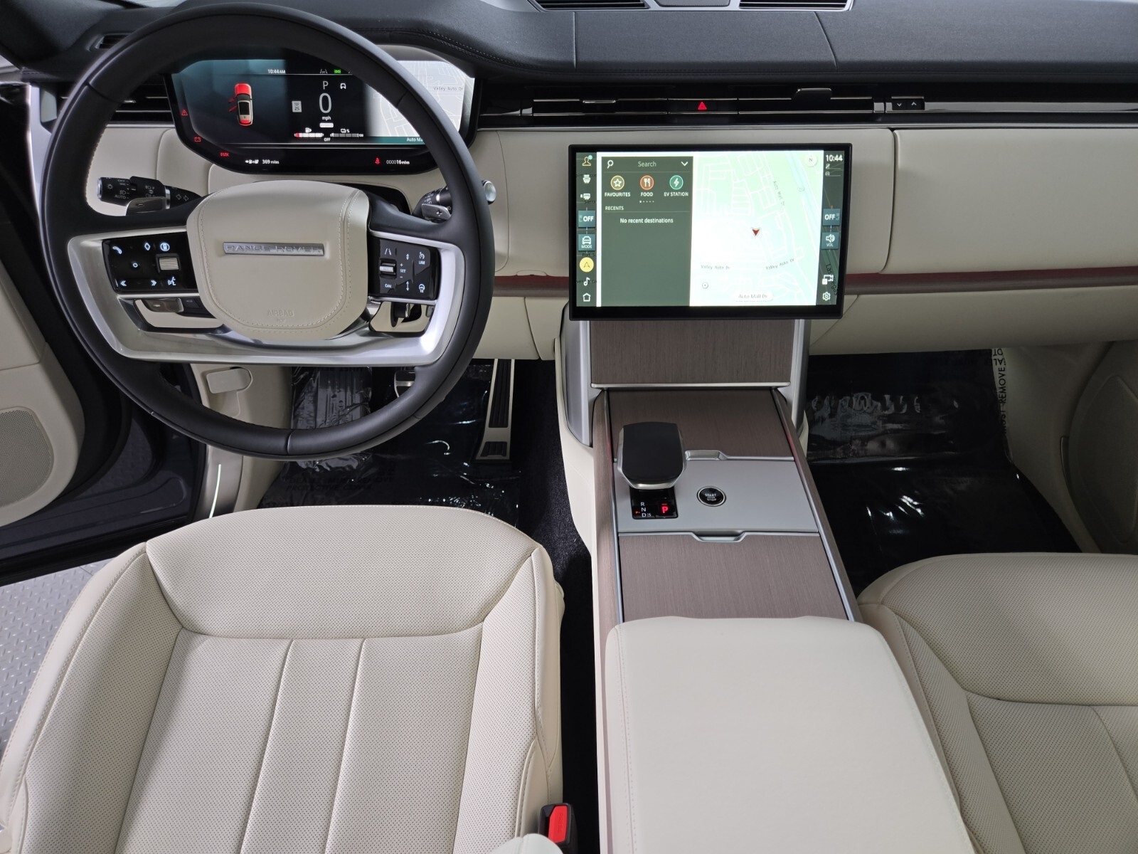 2025 Land Rover Range Rover SE photo 4