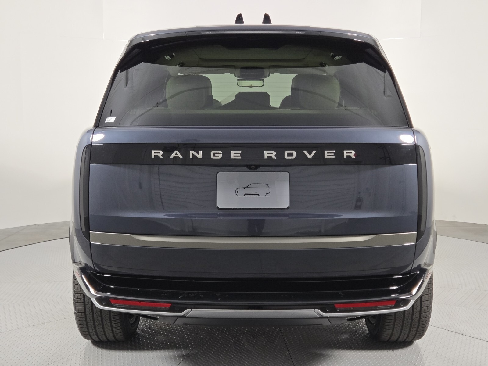 2025 Land Rover Range Rover SE photo 7