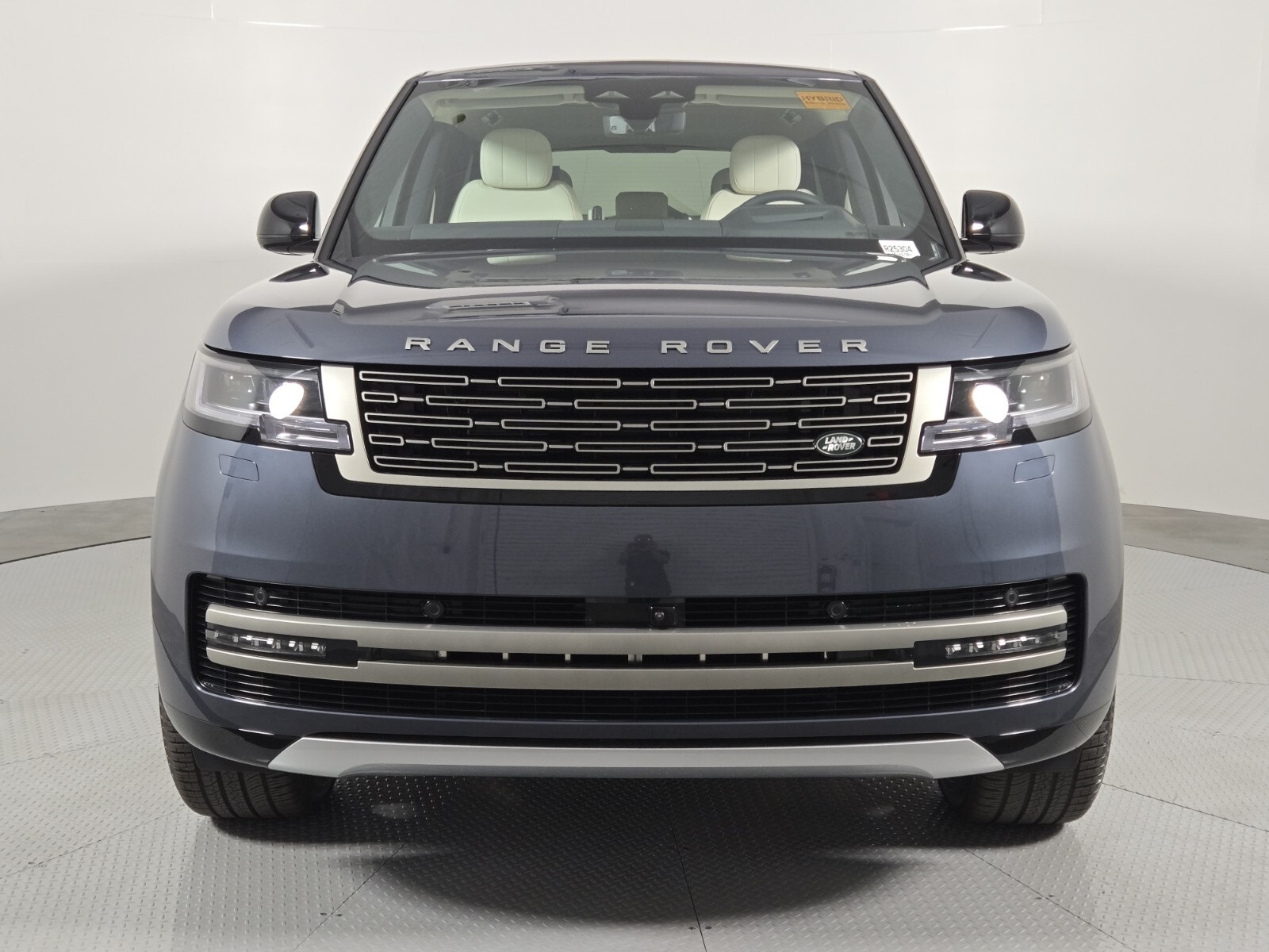 2025 Land Rover Range Rover SE photo 8