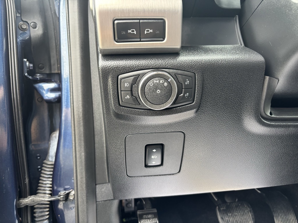 Photo of 2016 Ford F-150 Platinum in Jacksonville, NC - 17,  2016 Ford F-150 Platinum:16938G