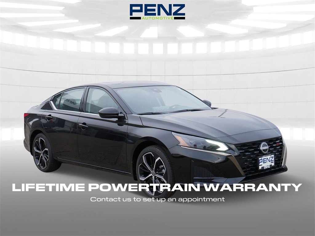 2025 Nissan Altima SR's photo