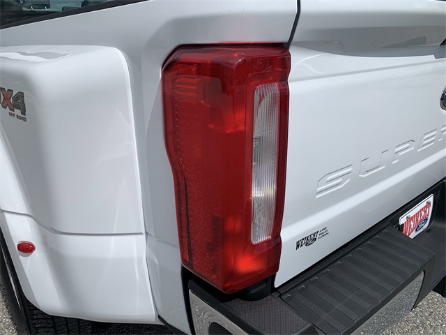 2025 Oxford White Ford Super Duty F-350 DRW XL 4X4 Truck