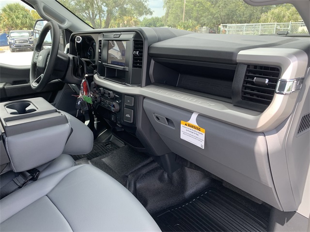 2025 Oxford White Ford Super Duty F-350 DRW XL 4X4 Truck