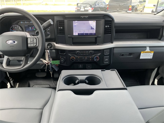 2025 Oxford White Ford Super Duty F-350 DRW XL 4X4 Truck