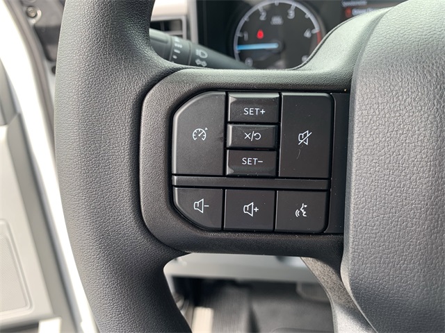 2025 Oxford White Ford Super Duty F-350 DRW XL 4X4 Truck