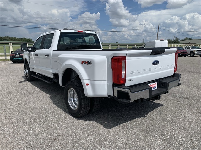 2025 Oxford White Ford Super Duty F-350 DRW XL 4X4 Truck
