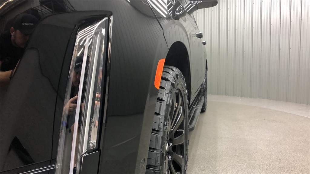 2022 Cadillac Escalade - 255740