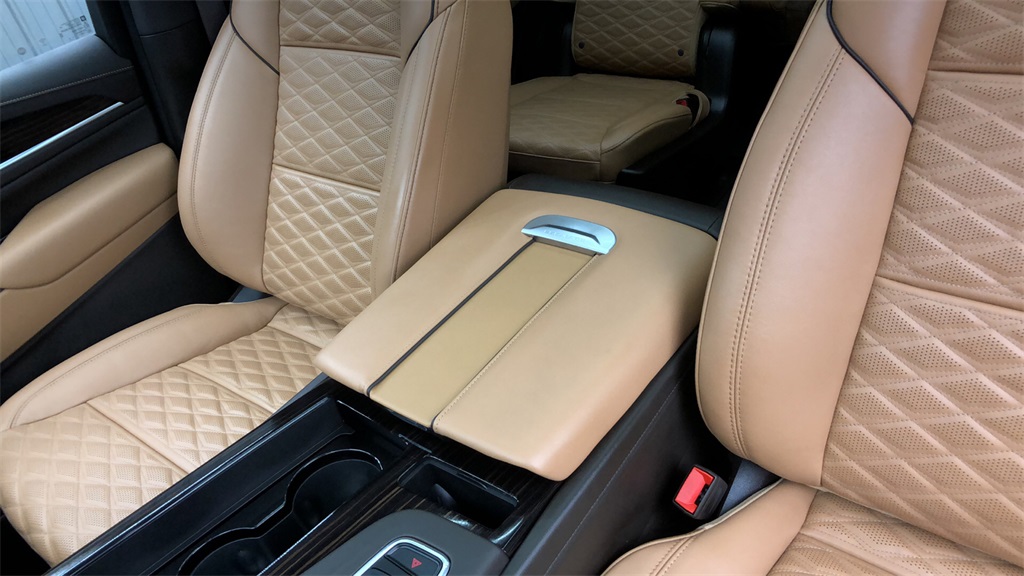 2022 Cadillac Escalade - 255740
