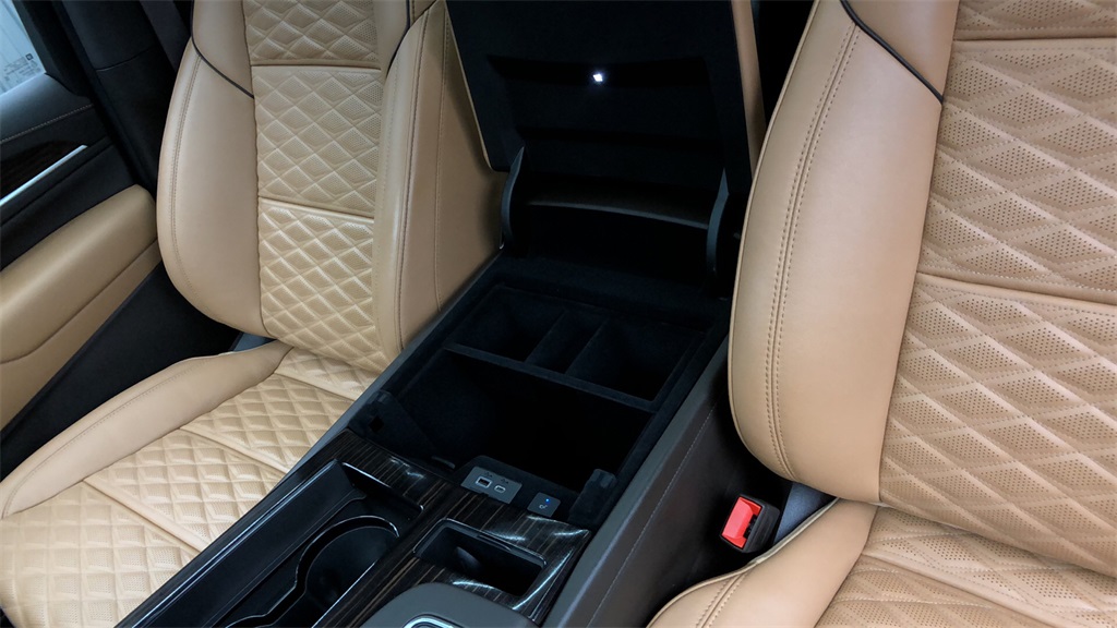 2022 Cadillac Escalade - 255740