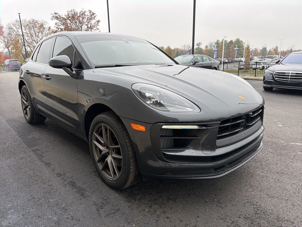 2023 Porsche Macan S photo 3
