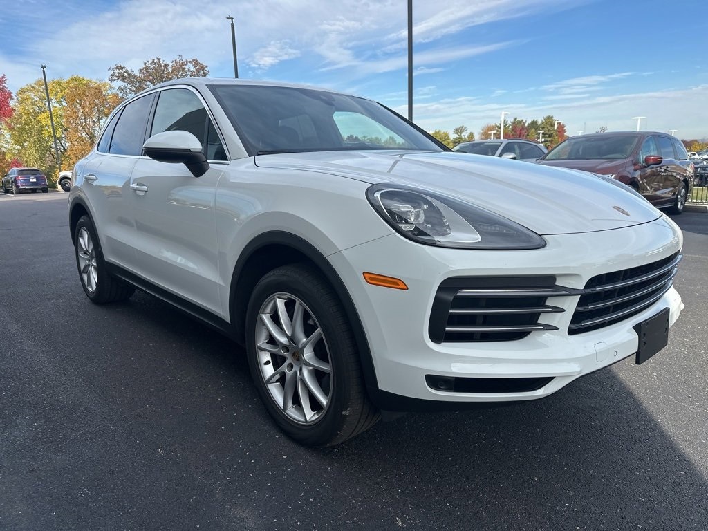 2023 Porsche Cayenne Platinum Edition photo 3