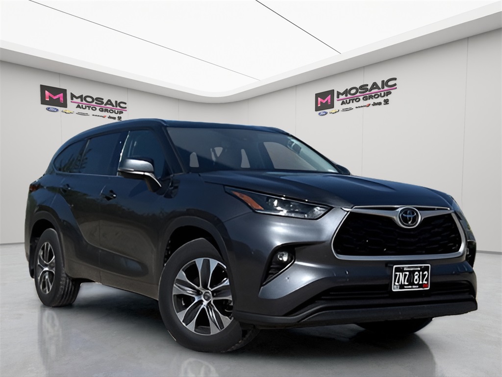 Used 2021 Toyota Highlander XLE SUVs