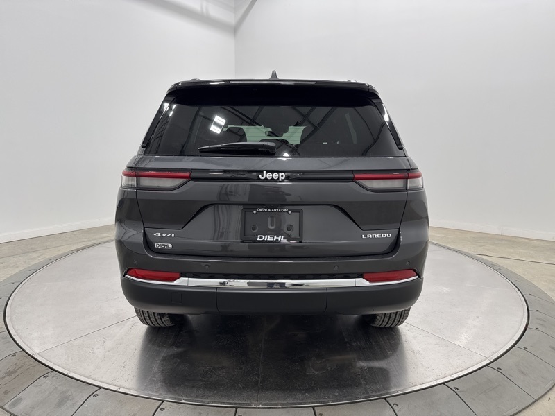 2025 Jeep Grand Cherokee Laredo X photo 2