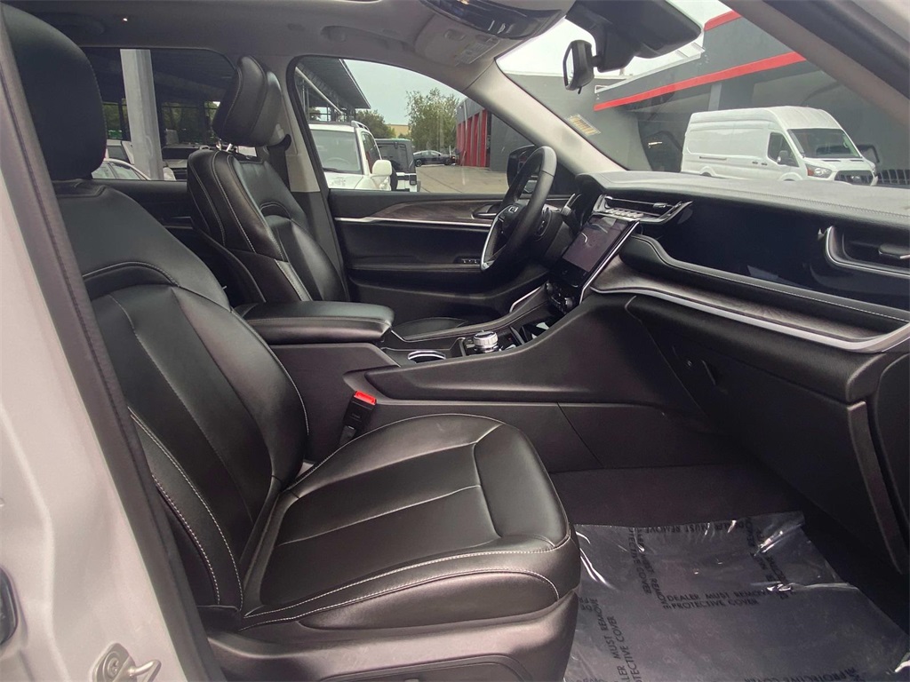 2024 Jeep Cherokee Limited 4xe photo 8