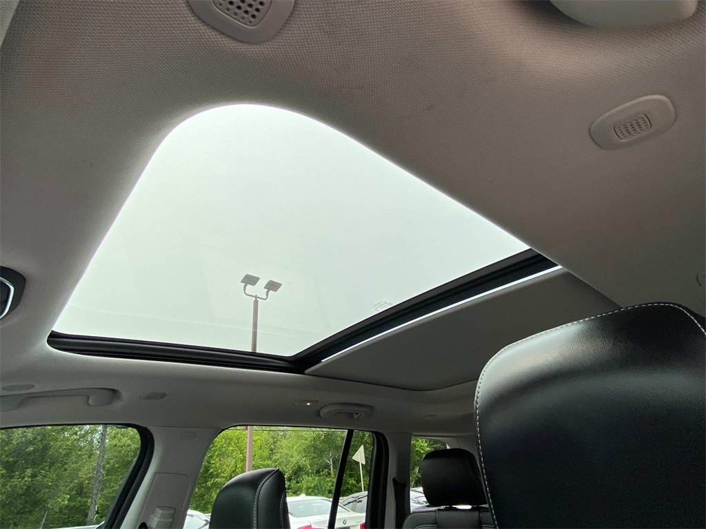 2024 Jeep Cherokee Limited 4xe photo 18