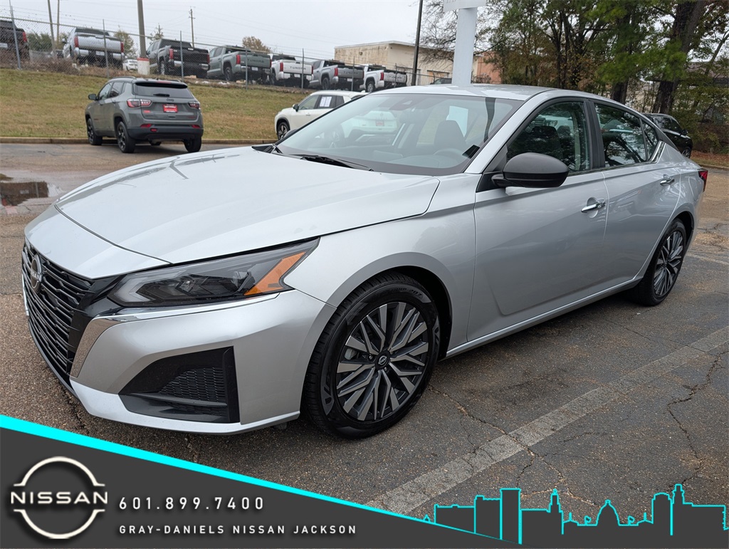 2024 Nissan Altima SV's photo