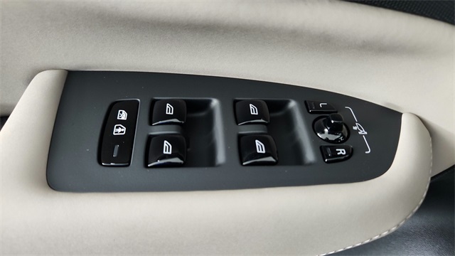 new 2026 Volvo XC90 Plug-In Hybrid car, priced at $81,875