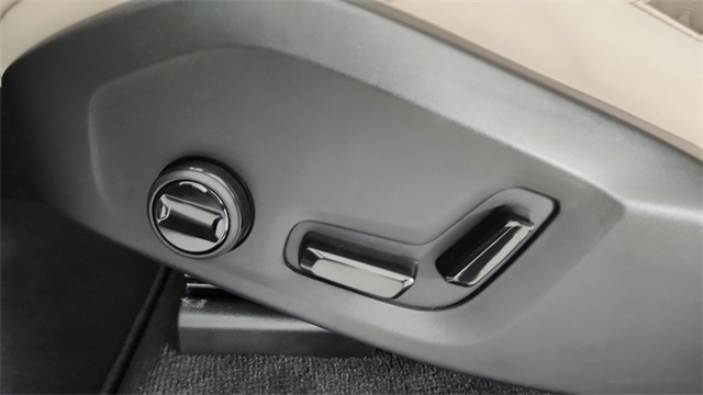 new 2026 Volvo XC90 Plug-In Hybrid car, priced at $81,875