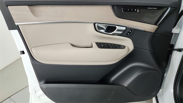 new 2026 Volvo XC90 Plug-In Hybrid car, priced at $81,875