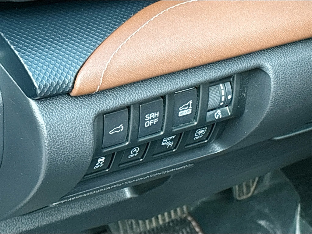 2024 Subaru Forester Touring photo 9